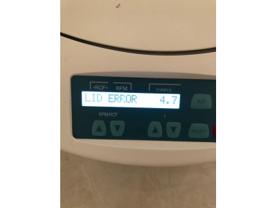 Центрифуга EBA-200 видає помилку Lid Error 4.7